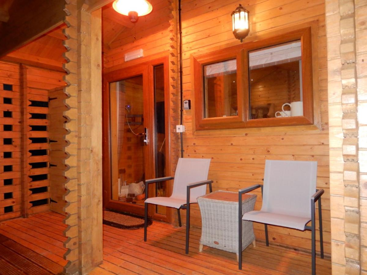 Balmoral Studio Lodge Ellesmere Exterior photo
