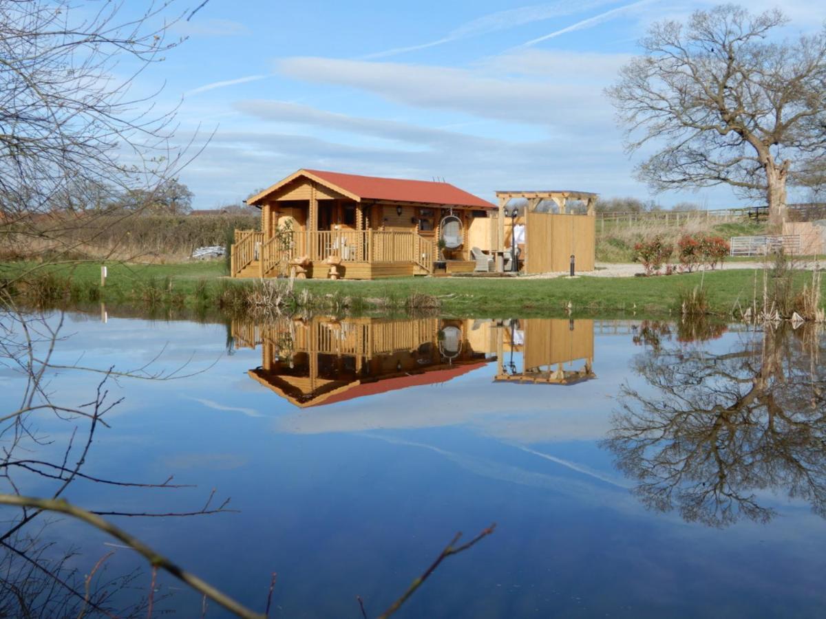 Balmoral Studio Lodge Ellesmere Exterior photo
