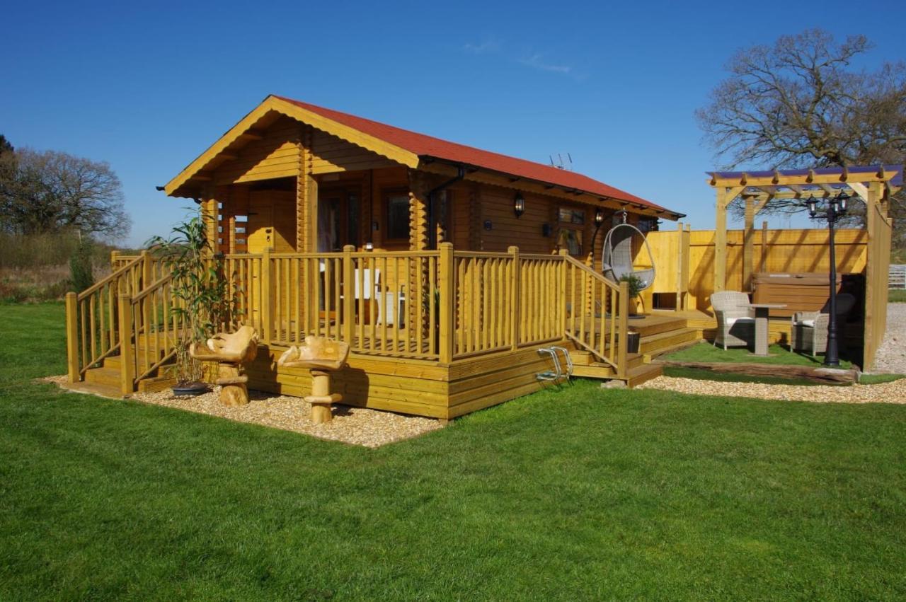 Balmoral Studio Lodge Ellesmere Exterior photo